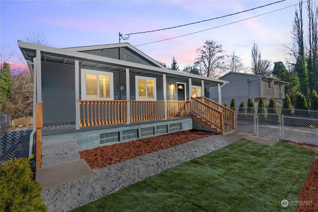 Seattle Area Real Estate | View 6968 24th Avenue | Listing