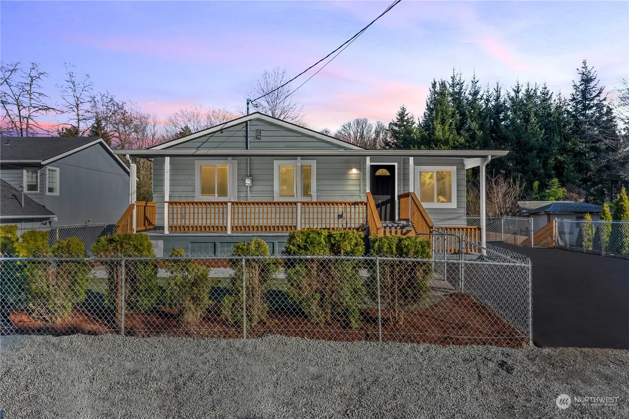 Seattle Area Real Estate | View 6968 24th Avenue | Listing