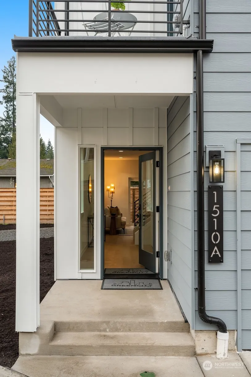 Seattle Area Real Estate | View 1510 D Hollow Dale Place, D | 3 Beds, 2 Baths