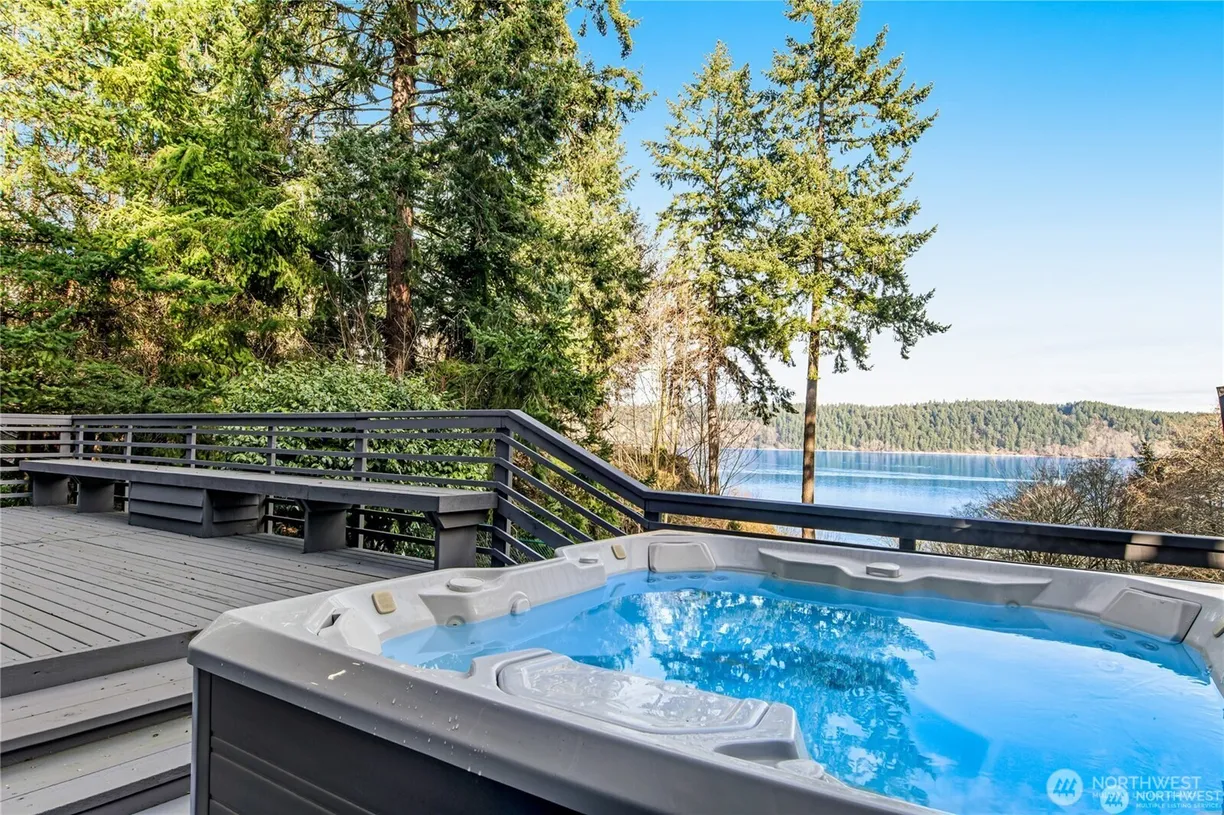 Seattle Area Real Estate | View 4309 Reid Drive | 3 Beds, 2 Baths