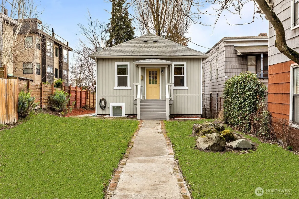 Seattle Area Real Estate | View 1521 E Spruce Street | 3 Beds, 2 Baths