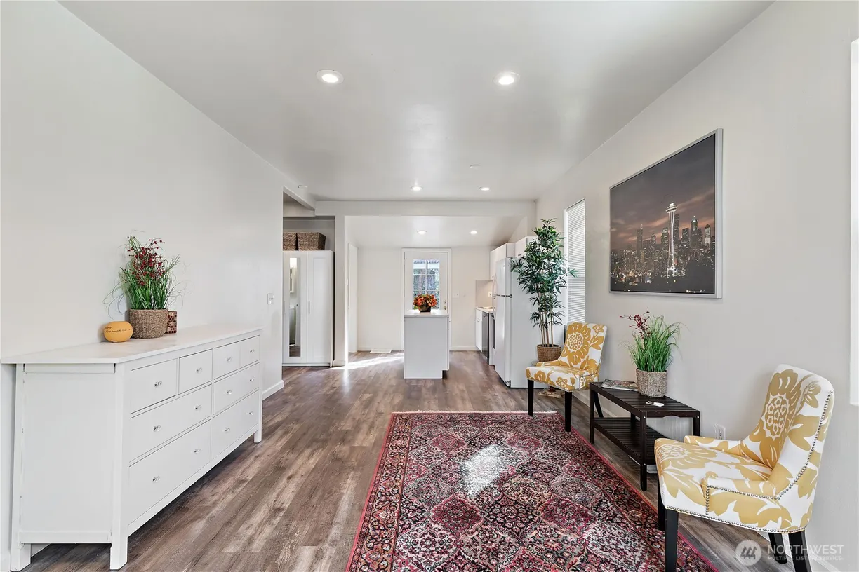 Seattle Area Real Estate | View 1521 E Spruce Street | Listing
