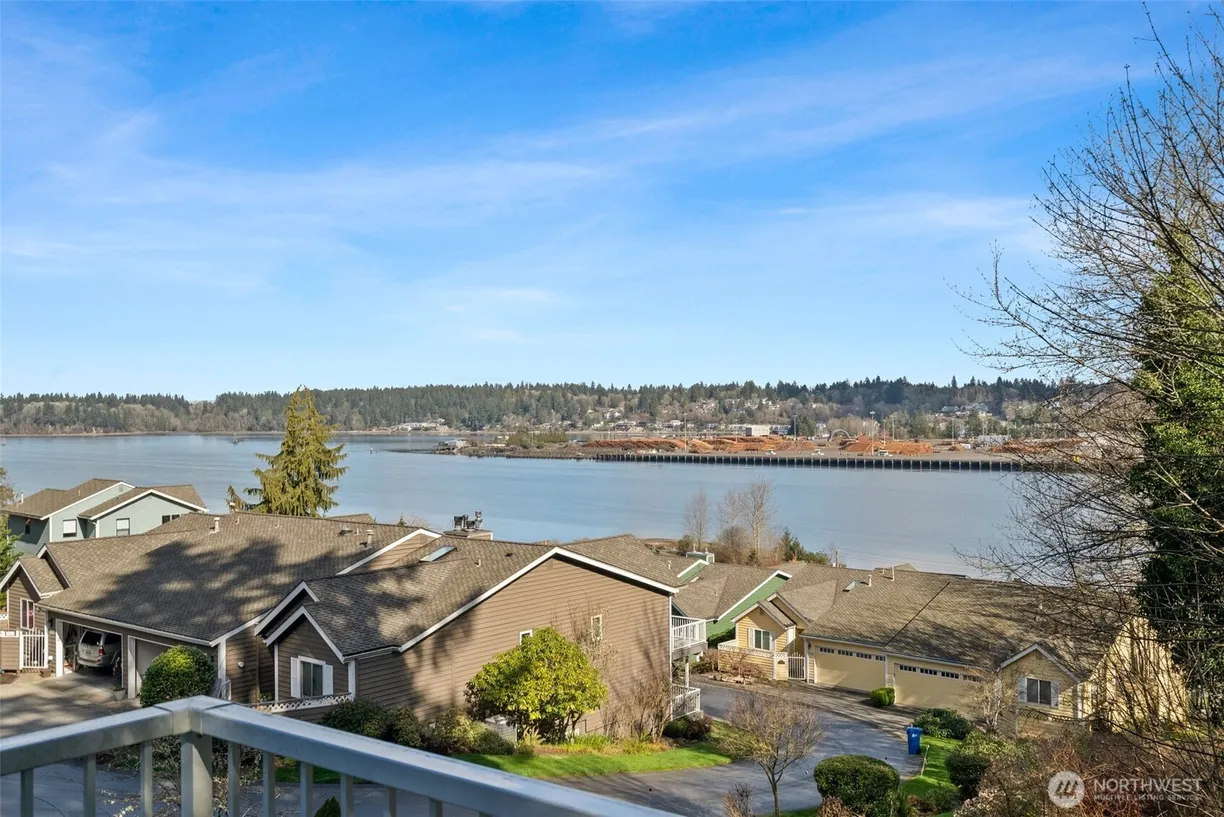 Seattle Area Real Estate | View 710 Sherman Street | Listing