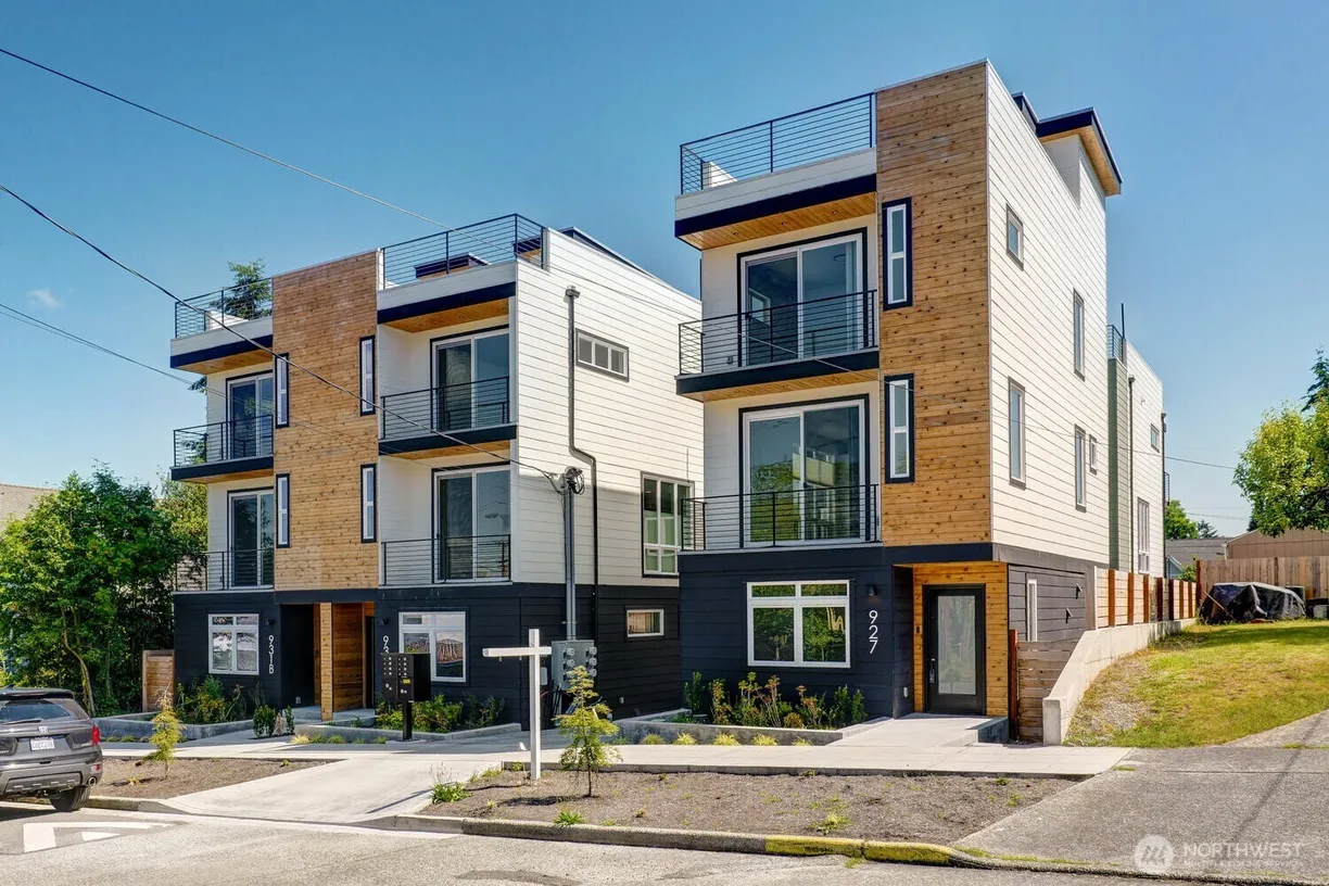 Seattle Area Real Estate | View 929 N 92nd Street, B | Listing