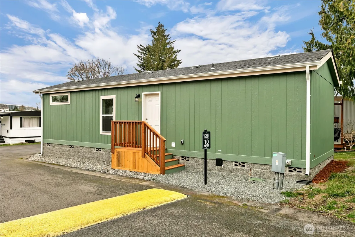 Seattle Area Real Estate | View 18320 35th Place, 384 | Listing