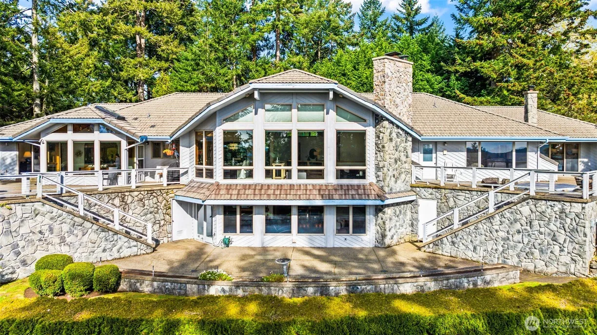 Seattle Area Real Estate | View 555 Issaquah Road | Listing