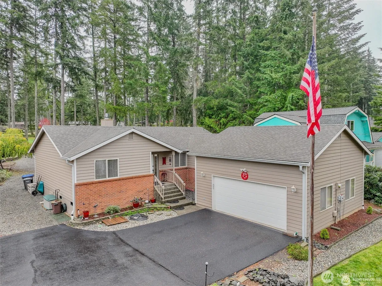 Seattle Area Real Estate | View 360 E Penzance Road | 3 Beds, 2 Baths