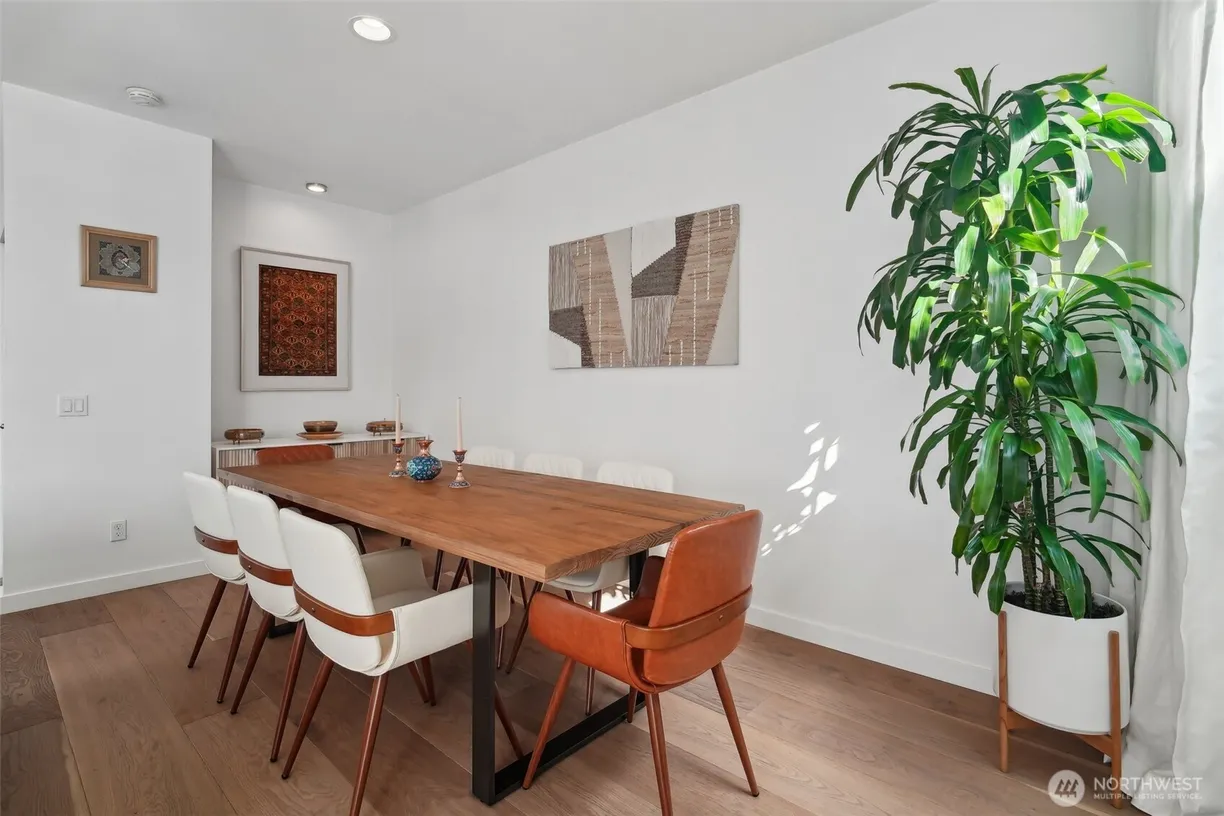 Seattle Area Real Estate | View 2514 Yale Avenue, B | Listing