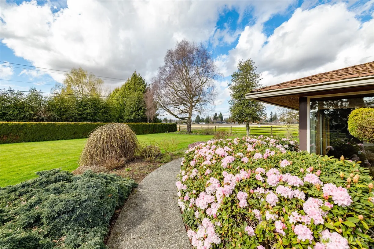 Seattle Area Real Estate | View 14773 Avon Allen Road | Listing