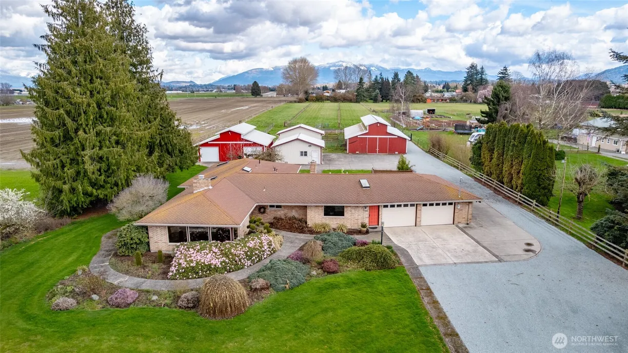 Seattle Area Real Estate | View 14773 Avon Allen Road | 3 Beds, 3 Baths