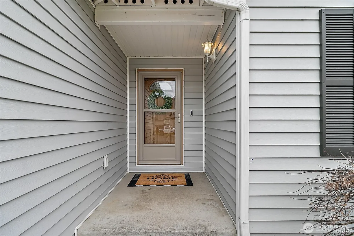 Seattle Area Real Estate | View 1011 Riddell Avenue | Listing