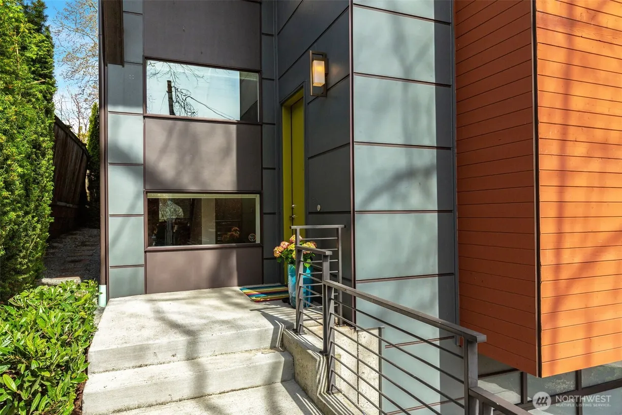 Seattle Area Real Estate | View 2312 E Thomas Street | Listing