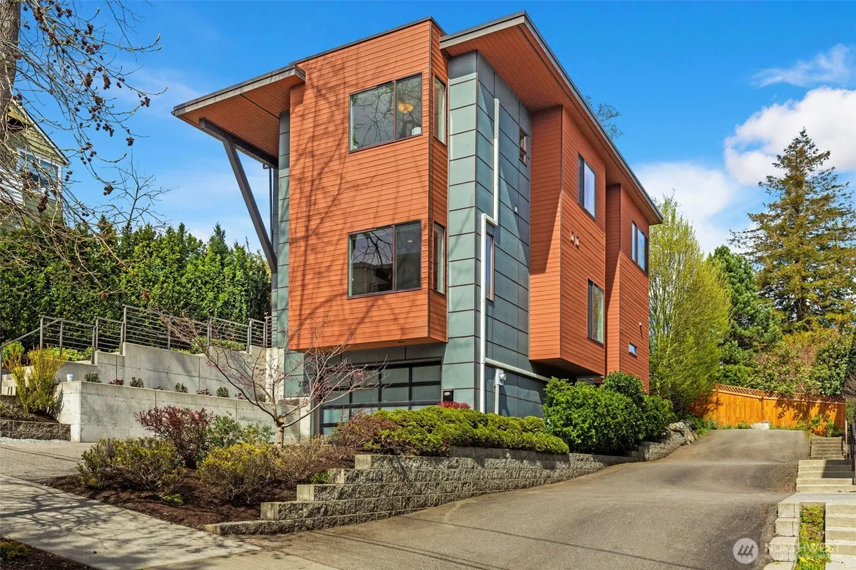Seattle Area Real Estate | View 2312 E Thomas Street | Listing