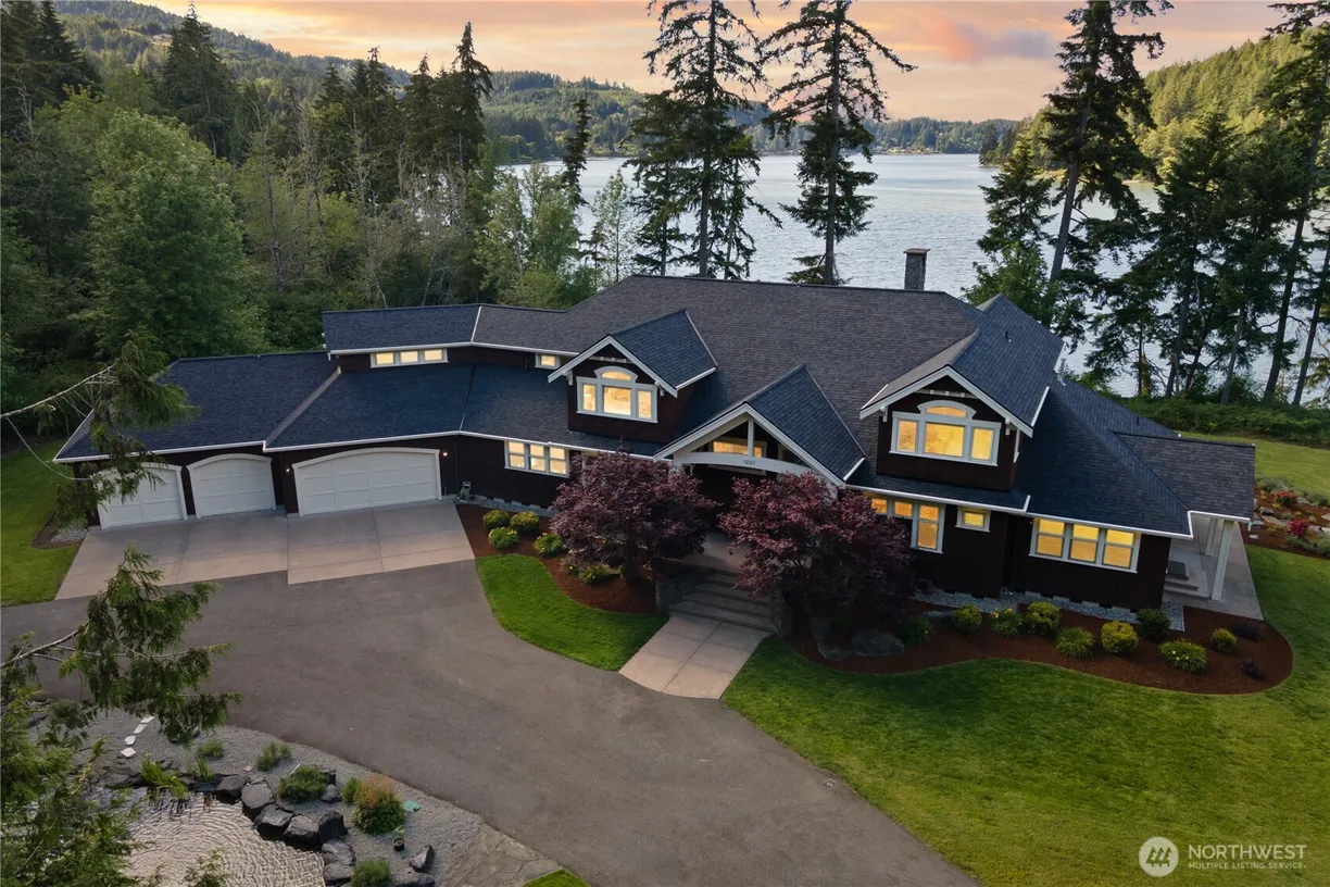 Seattle Area Real Estate | View 1220 Madrona Beach Road | 4 Beds, 4 Baths