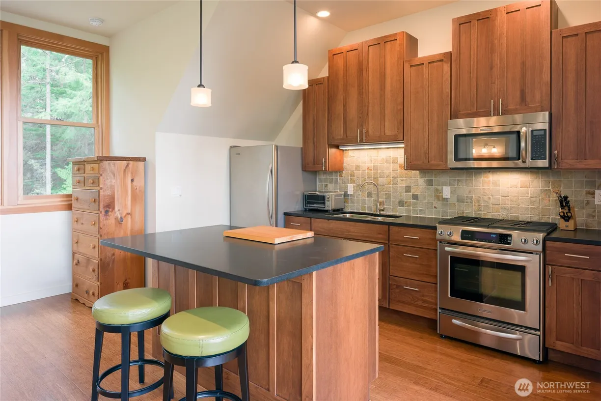 Seattle Area Real Estate | View 186 South Ridge Road | Listing