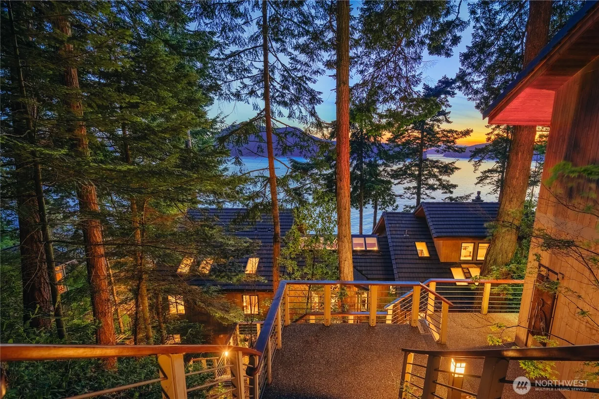 Seattle Area Real Estate | View 4310 Sea Otter Lane | 3 Beds, 2 Baths