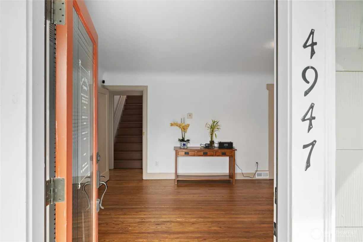 Seattle Area Real Estate | View 4947 N Pearl Street | Listing