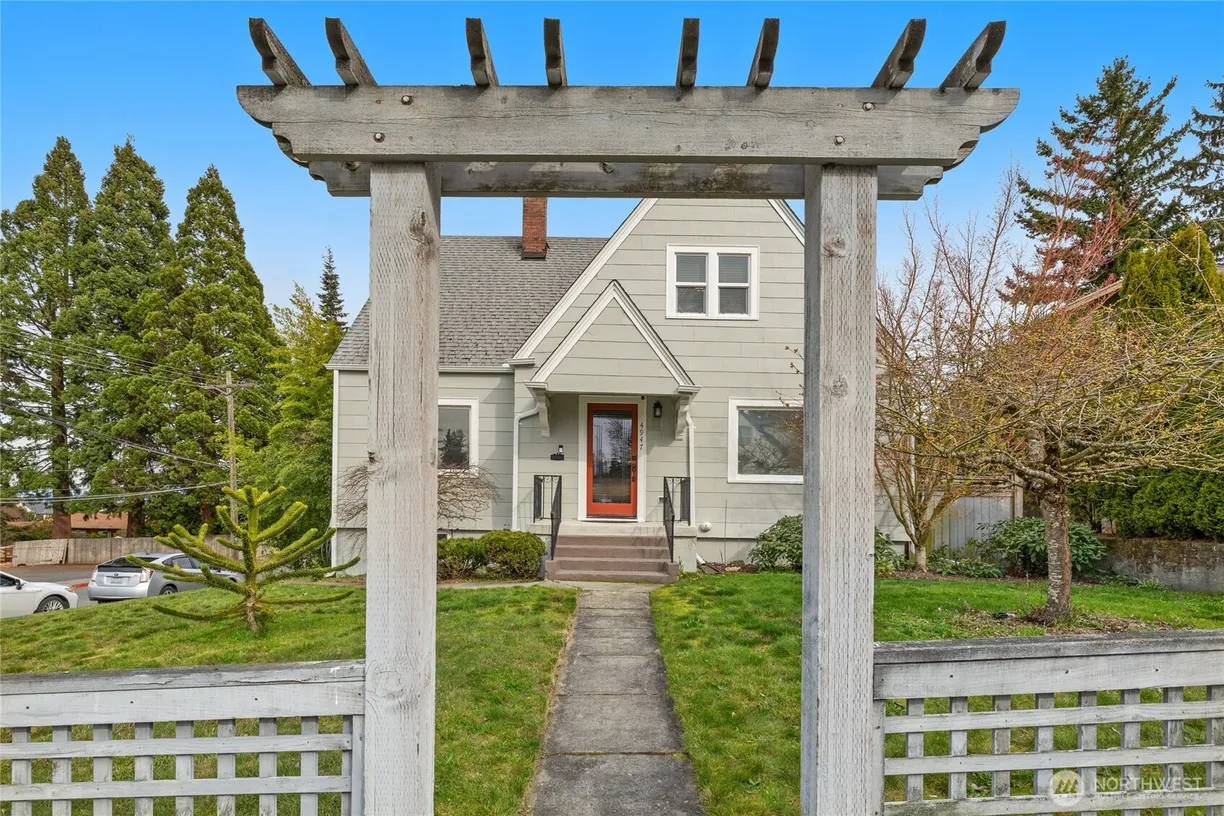 Seattle Area Real Estate | View 4947 N Pearl Street | Listing