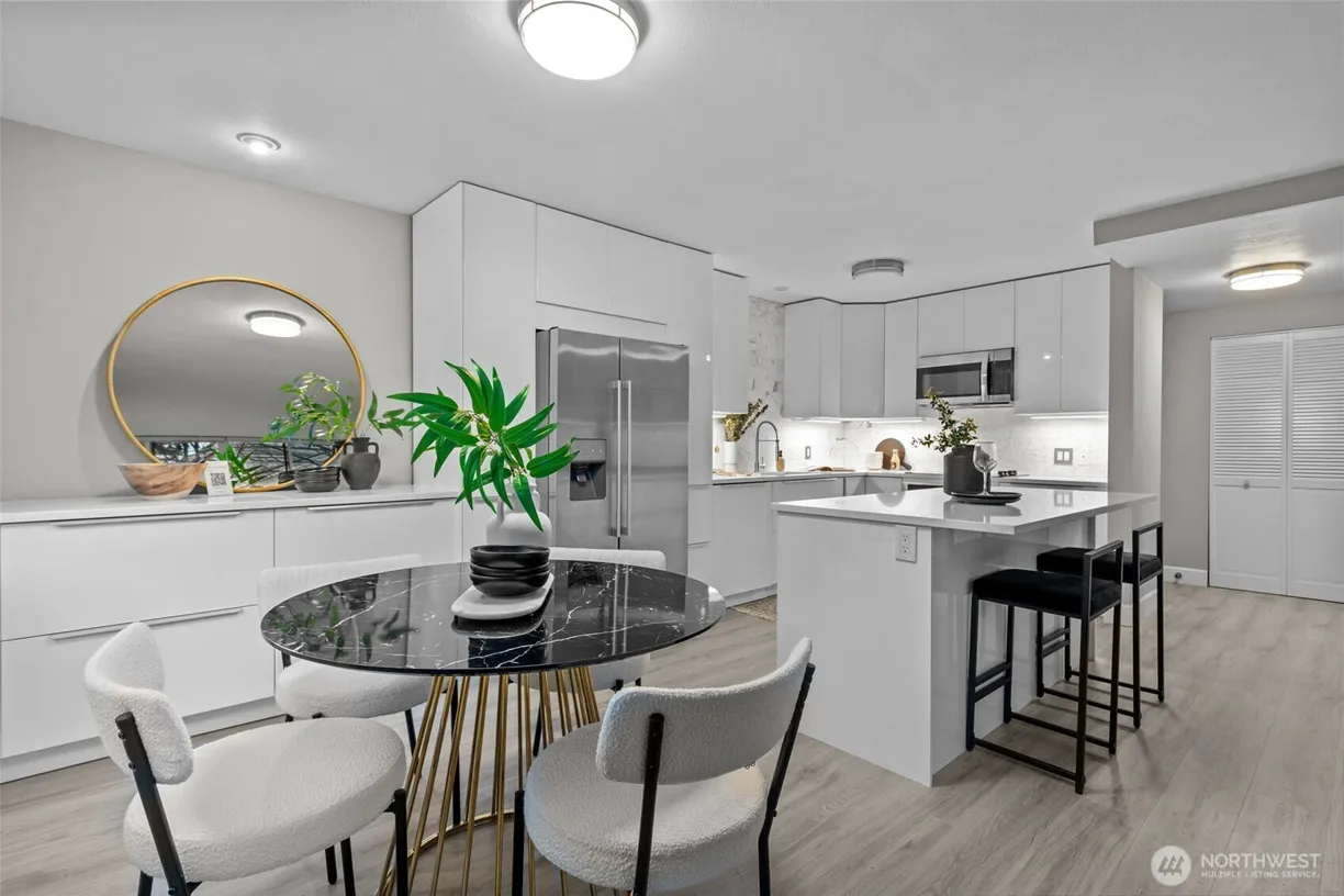 Seattle Area Real Estate | View 1120 8th Avenue, 402 | Listing