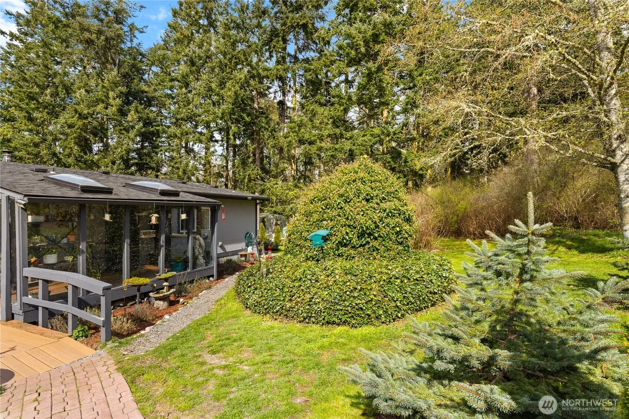 Seattle Area Real Estate | View 640 Richardson Court | 2 Beds, 2 Baths