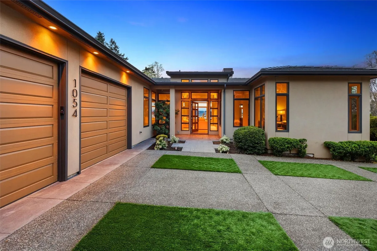 Seattle Area Real Estate | View 1054 Waverly Way | Listing