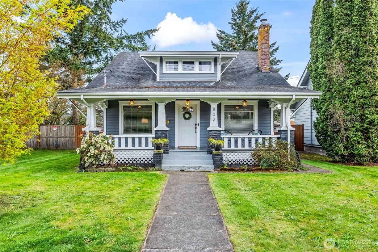 Seattle Area Real Estate | View 802 W Pioneer | Listing