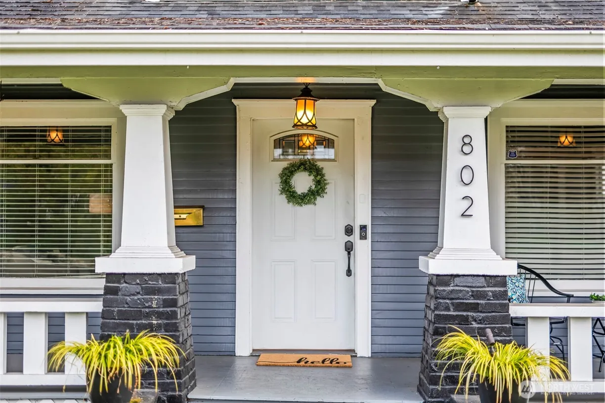 Seattle Area Real Estate | View 802 W Pioneer | Listing