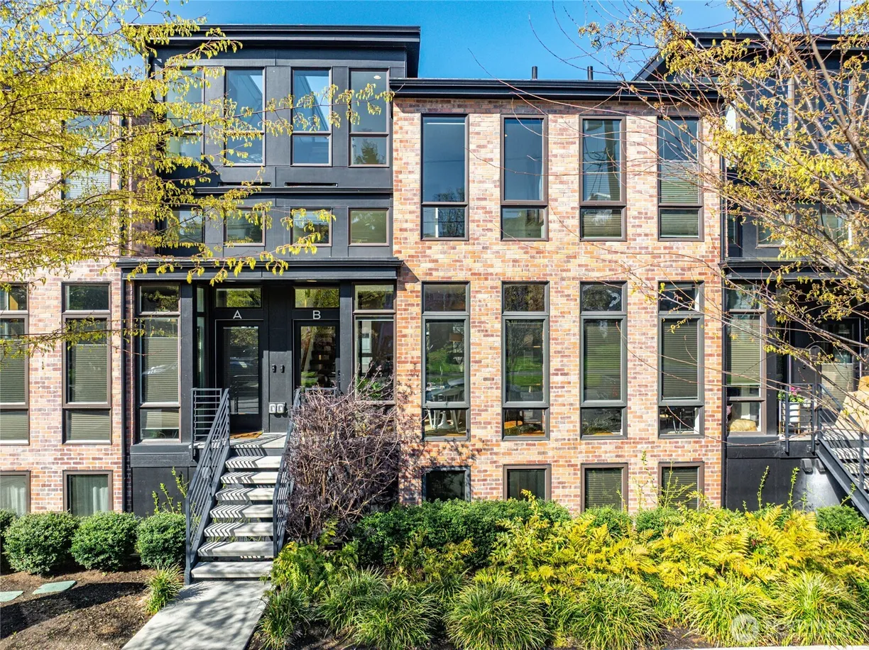 Seattle Area Real Estate | View 2361 Minor Avenue, B | 4 Beds, 3 Baths