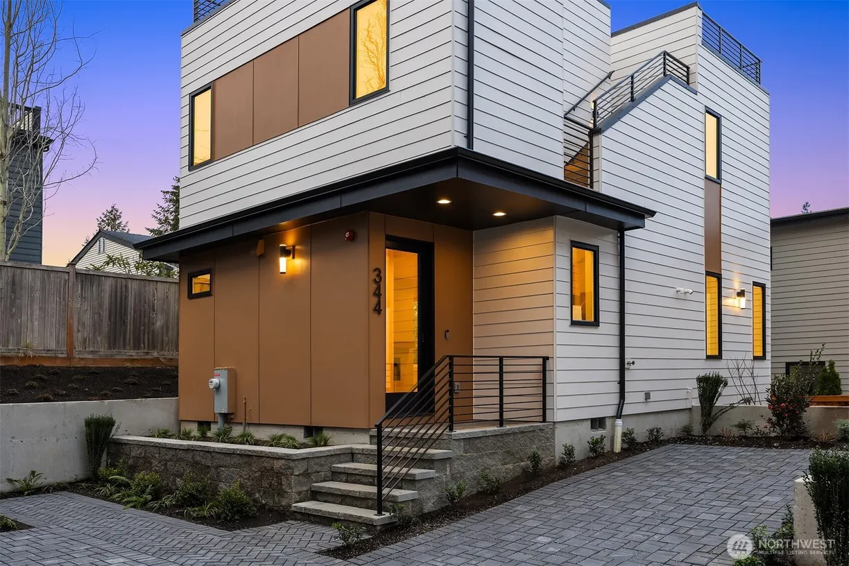 Seattle Area Real Estate | View 344 6th Avenue | 2 Beds, 2 Baths