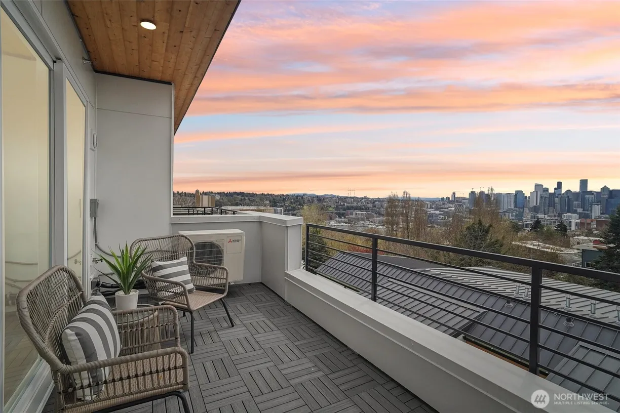 Seattle Area Real Estate | View 515 Howe Street, C | Listing