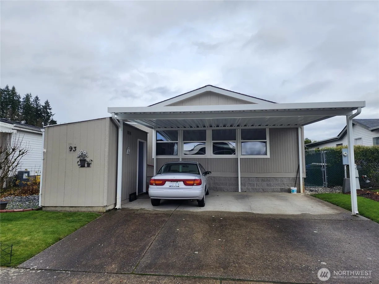 Seattle Area Real Estate | View 201 W Oakview Avenue, 93 | Listing