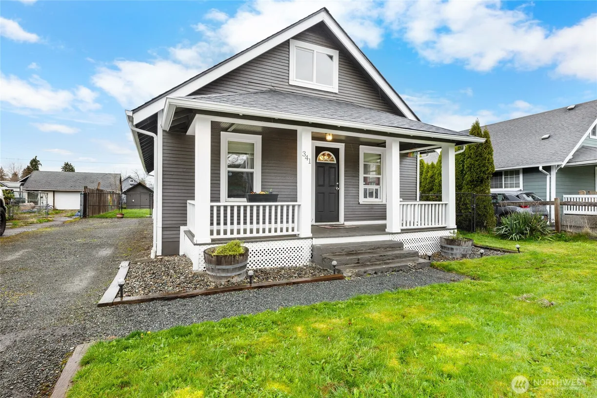 Seattle Area Real Estate | View 341 Pershing Avenue | 2 Beds, 1 Bath