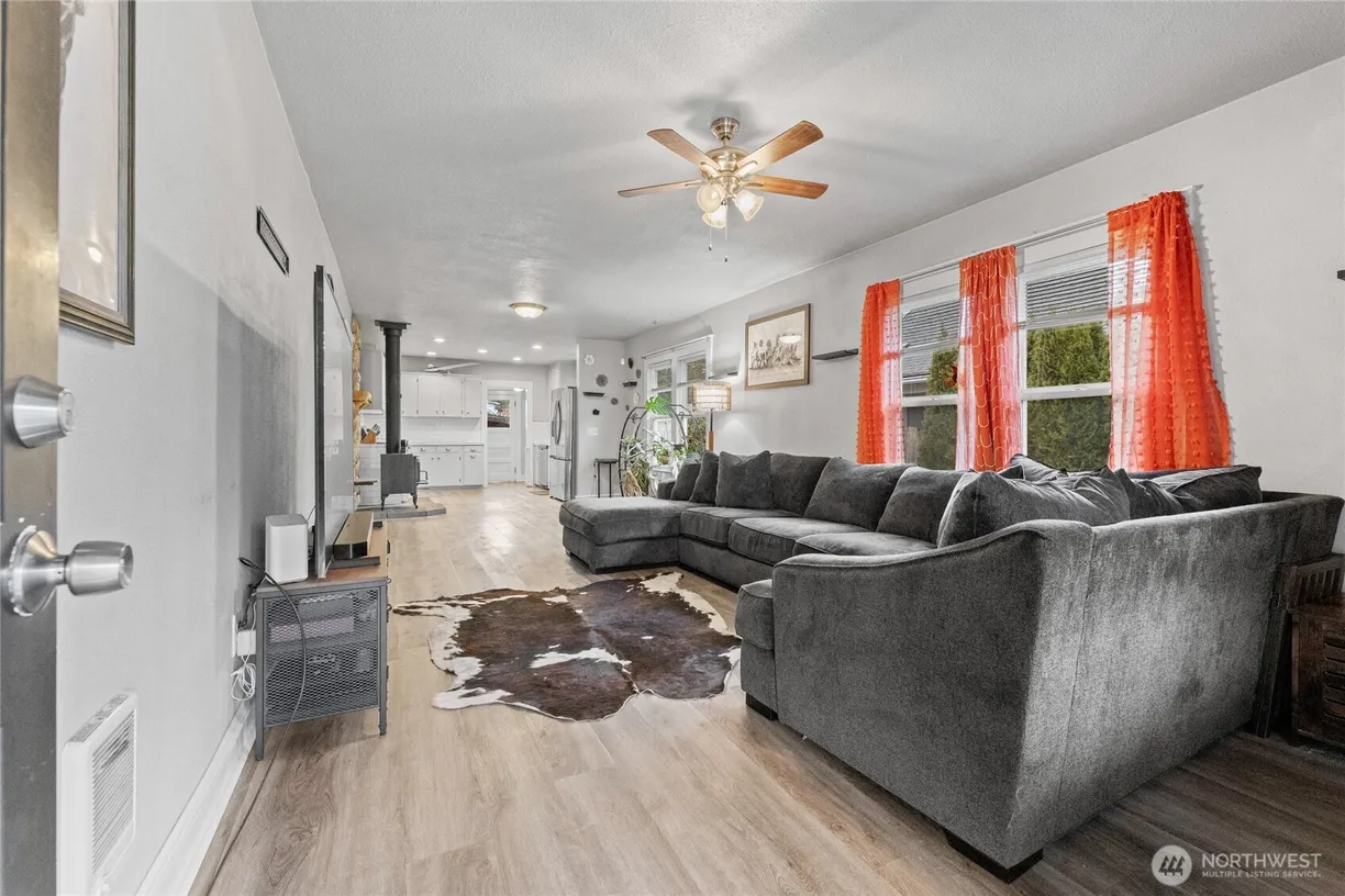 Seattle Area Real Estate | View 341 Pershing Avenue | Listing