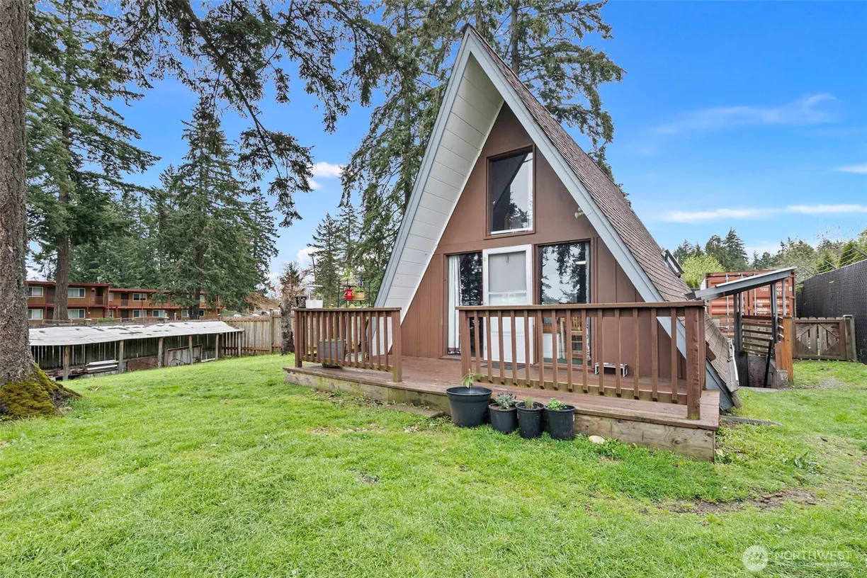 Seattle Area Real Estate | View 12816 Bridgeport Way | 1 Bed, 1 Bath