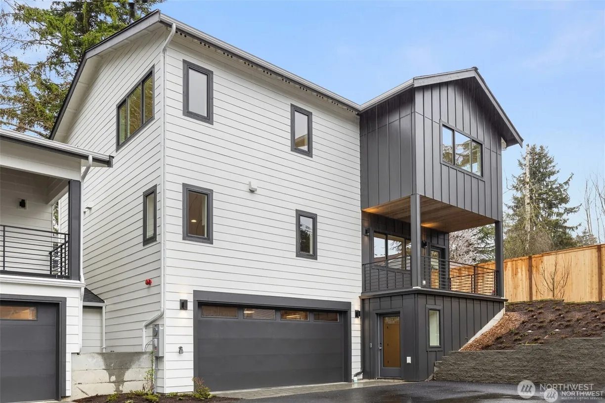 Seattle Area Real Estate | View 10046 Ravenna Avenue | 5 Beds, 3 Baths