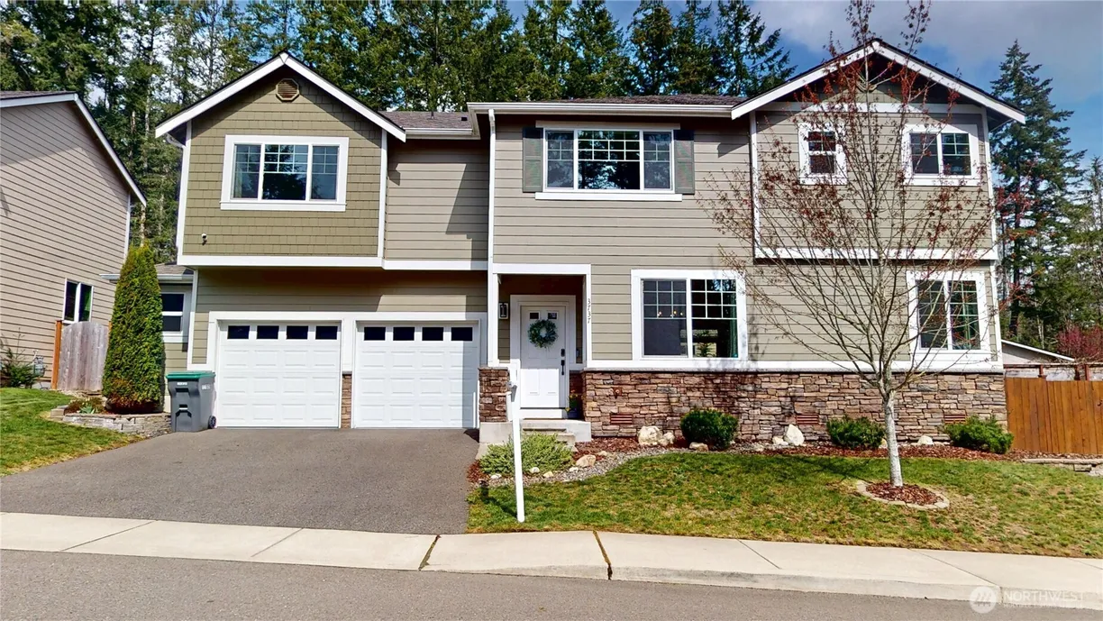 Seattle Area Real Estate | View 3737 SE Chesterton | 4 Beds, 2 Baths