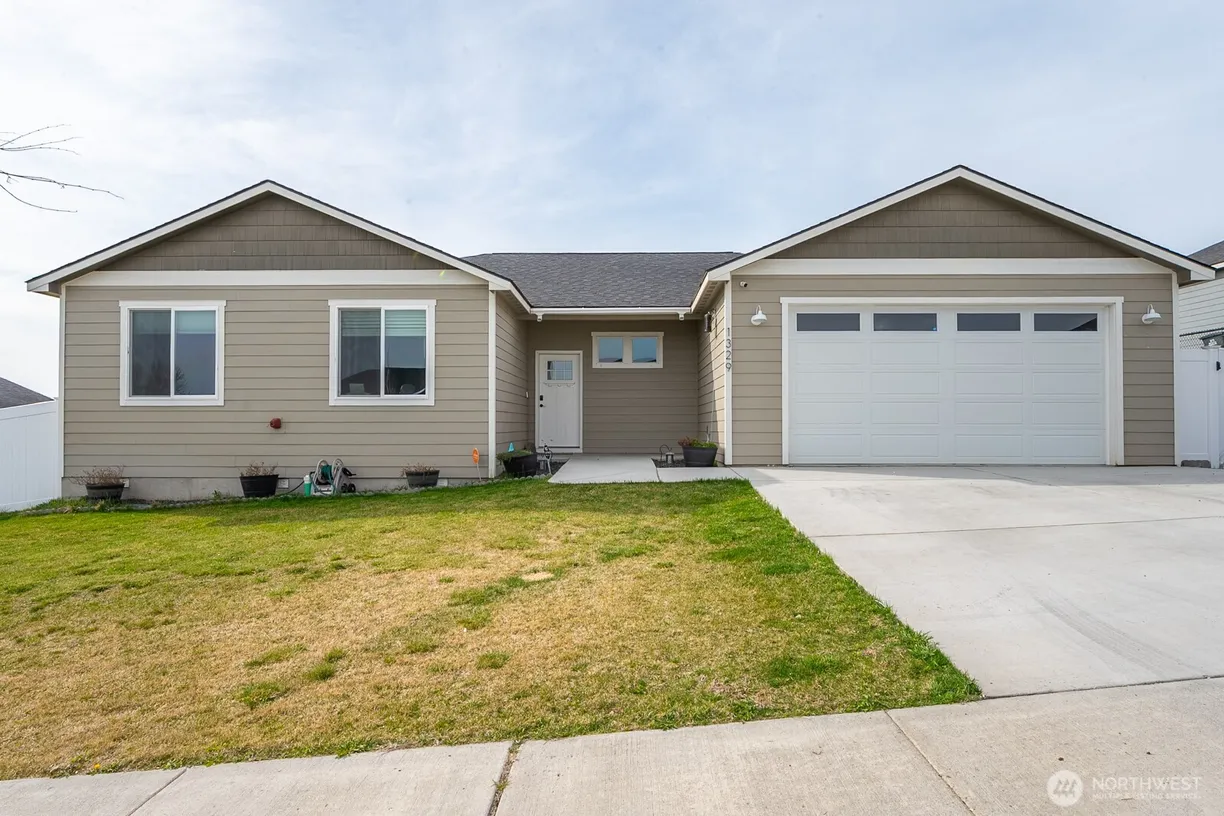 Seattle Area Real Estate | View 1329 W Bonneville Street | Listing