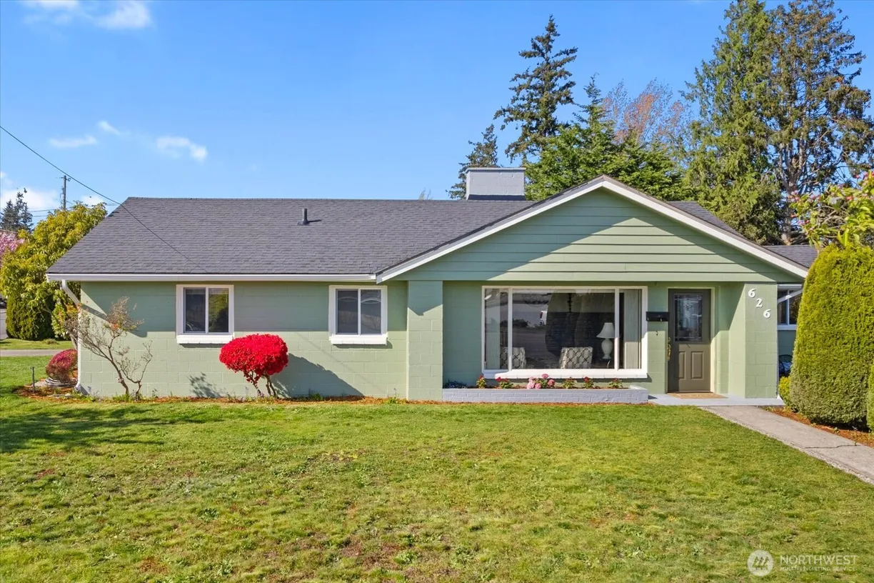Seattle Area Real Estate | View 626 Legion Dr. | 3 Beds, 1 Bath