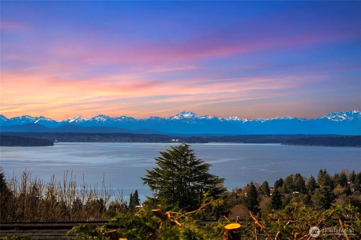 Seattle Area Real Estate | View 6905 39th Ave SW | 6 Beds, 4 Baths