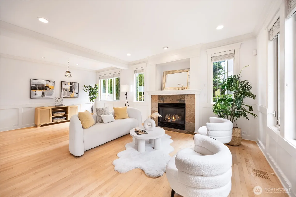 Seattle Area Real Estate | View 7018 117th Place | Listing