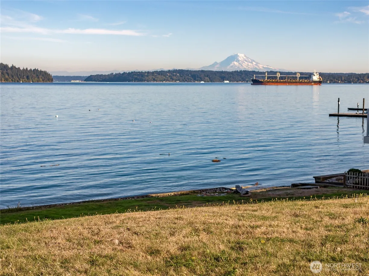Seattle Area Real Estate | View 8095 E Daniels Loop