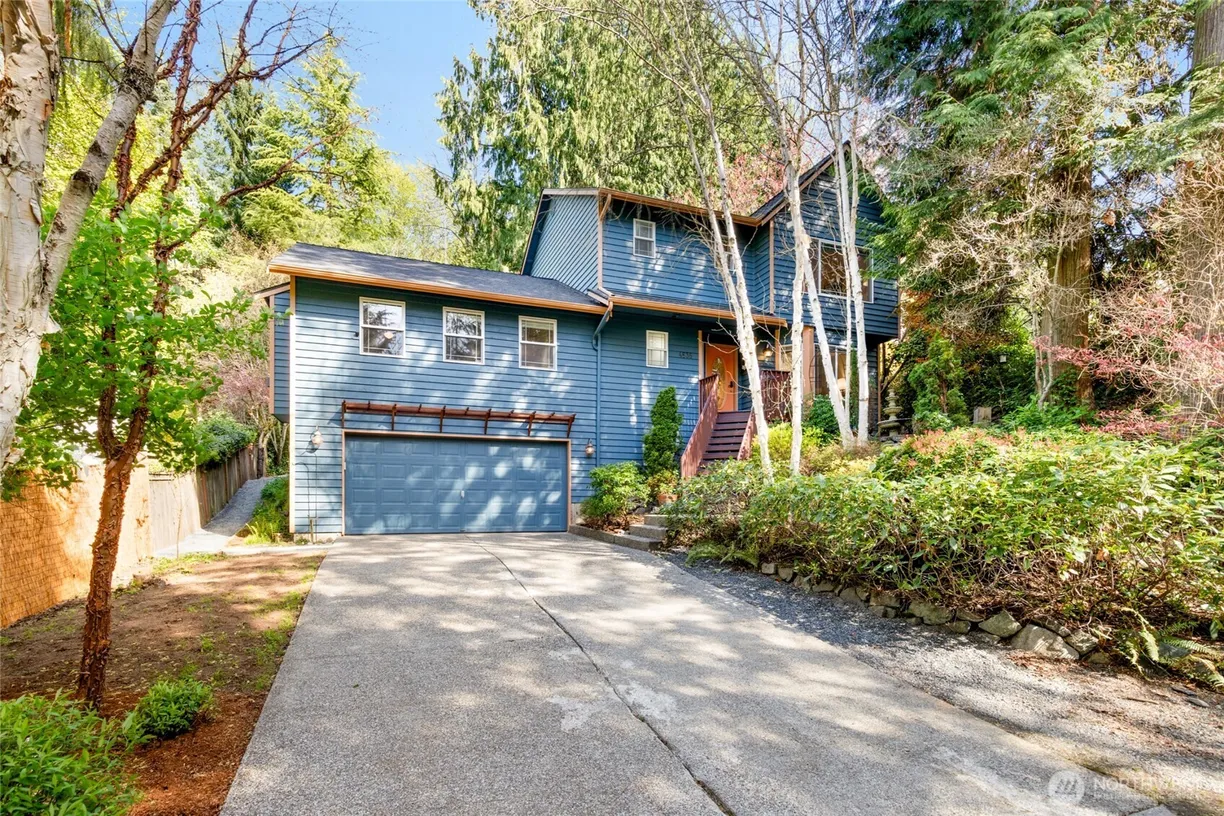 Seattle Area Real Estate | View 4635 Seahurst Avenue | 3 Beds, 2 Baths