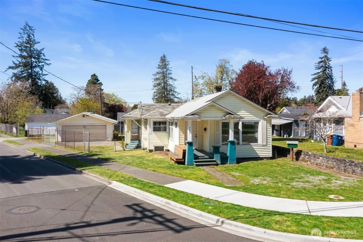 Seattle Area Real Estate | View 6622 S Cheyenne Street | 3 Beds, 1 Bath