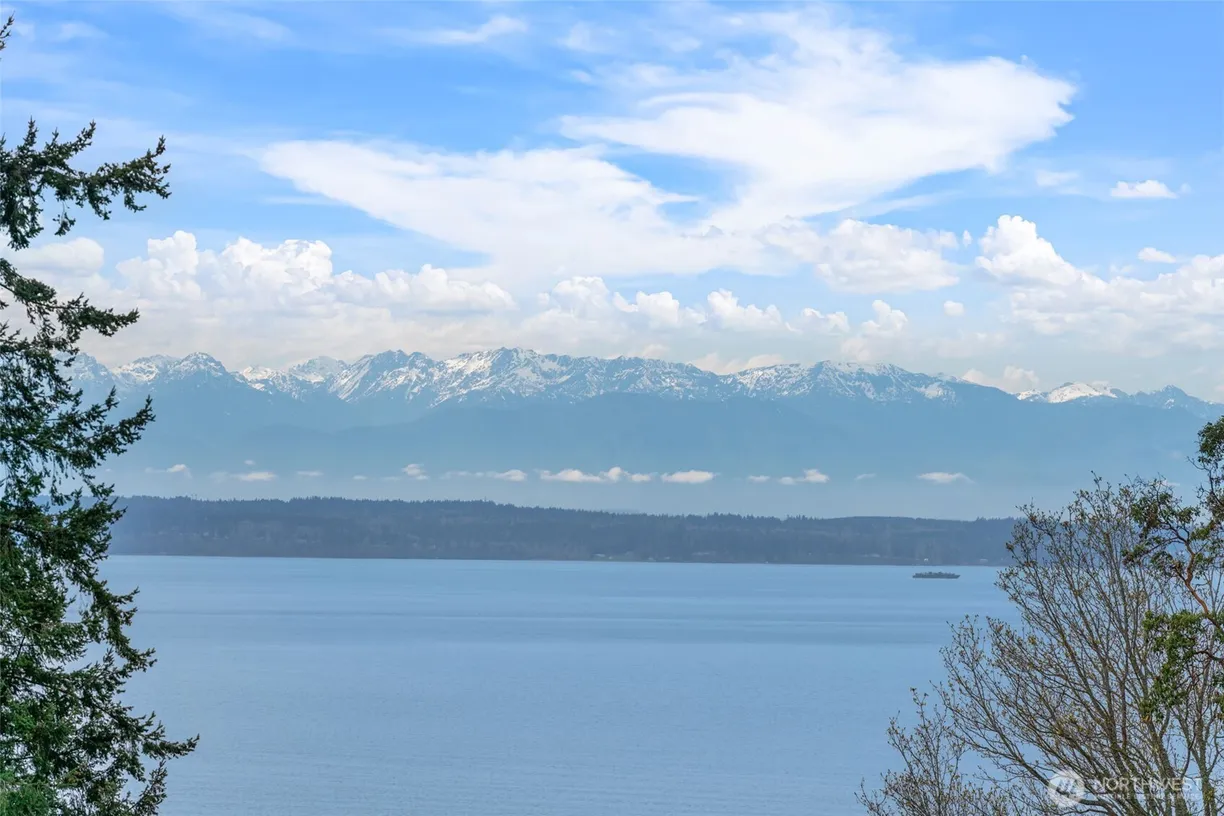 Seattle Area Real Estate | View 15711 72nd Avenue | Listing