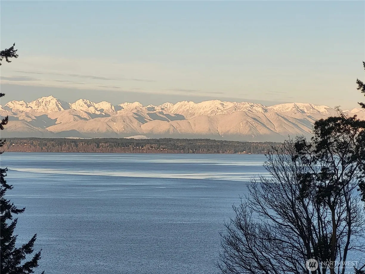 Seattle Area Real Estate | View 15711 72nd Avenue | 4 Beds, 2 Baths