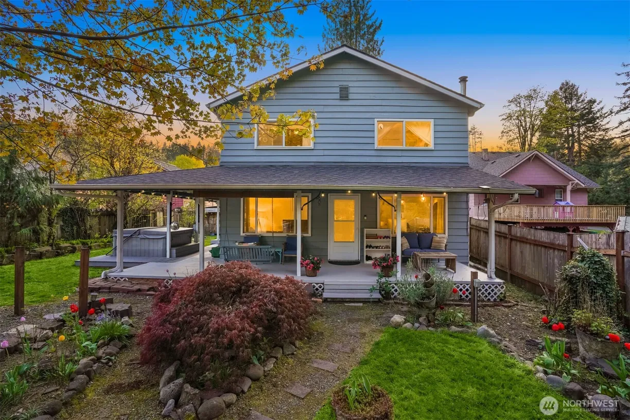 Seattle Area Real Estate | View 405 Long Street | Listing