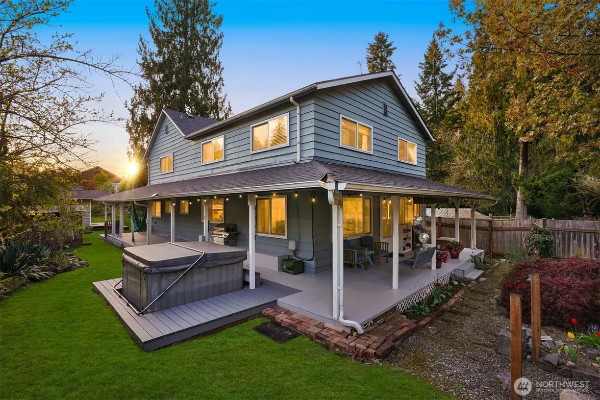 Seattle Area Real Estate | View 405 Long Street | Listing