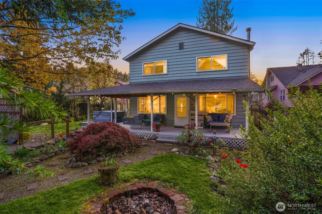 Seattle Area Real Estate | View 405 Long Street | 6 Beds, 2 Baths