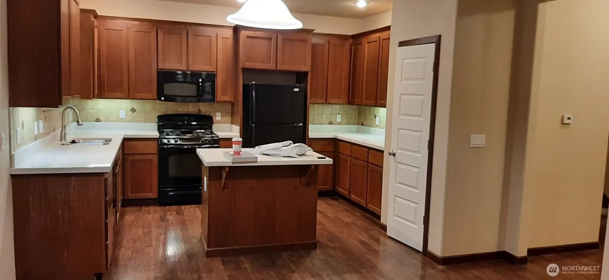 Seattle Area Real Estate | View 704 7th Avenue | Listing