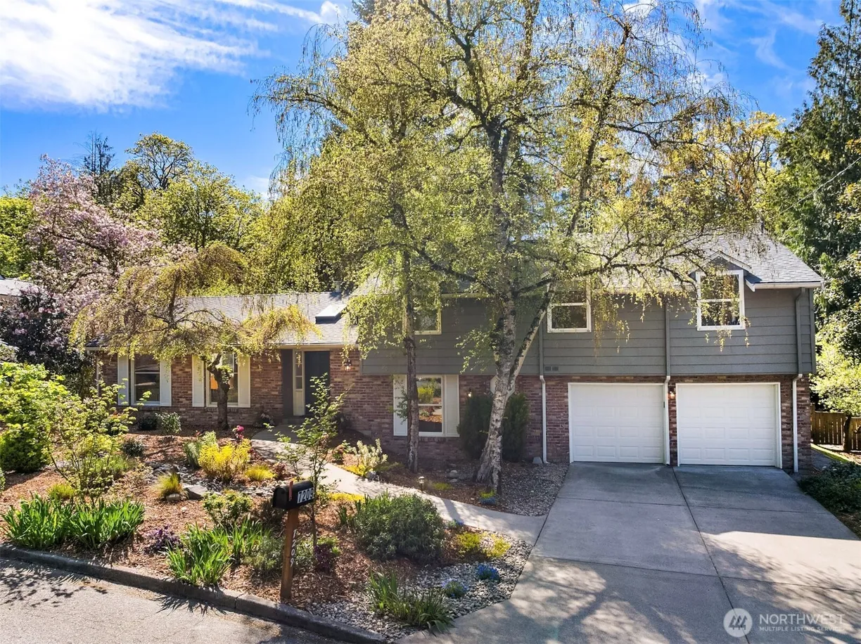 Seattle Area Real Estate | View 7209 76th Avenue | Listing